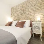 Saint Simeon Room And Apartment