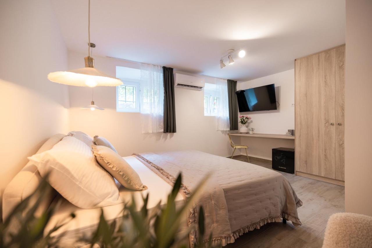 St. Simeon Apartment *